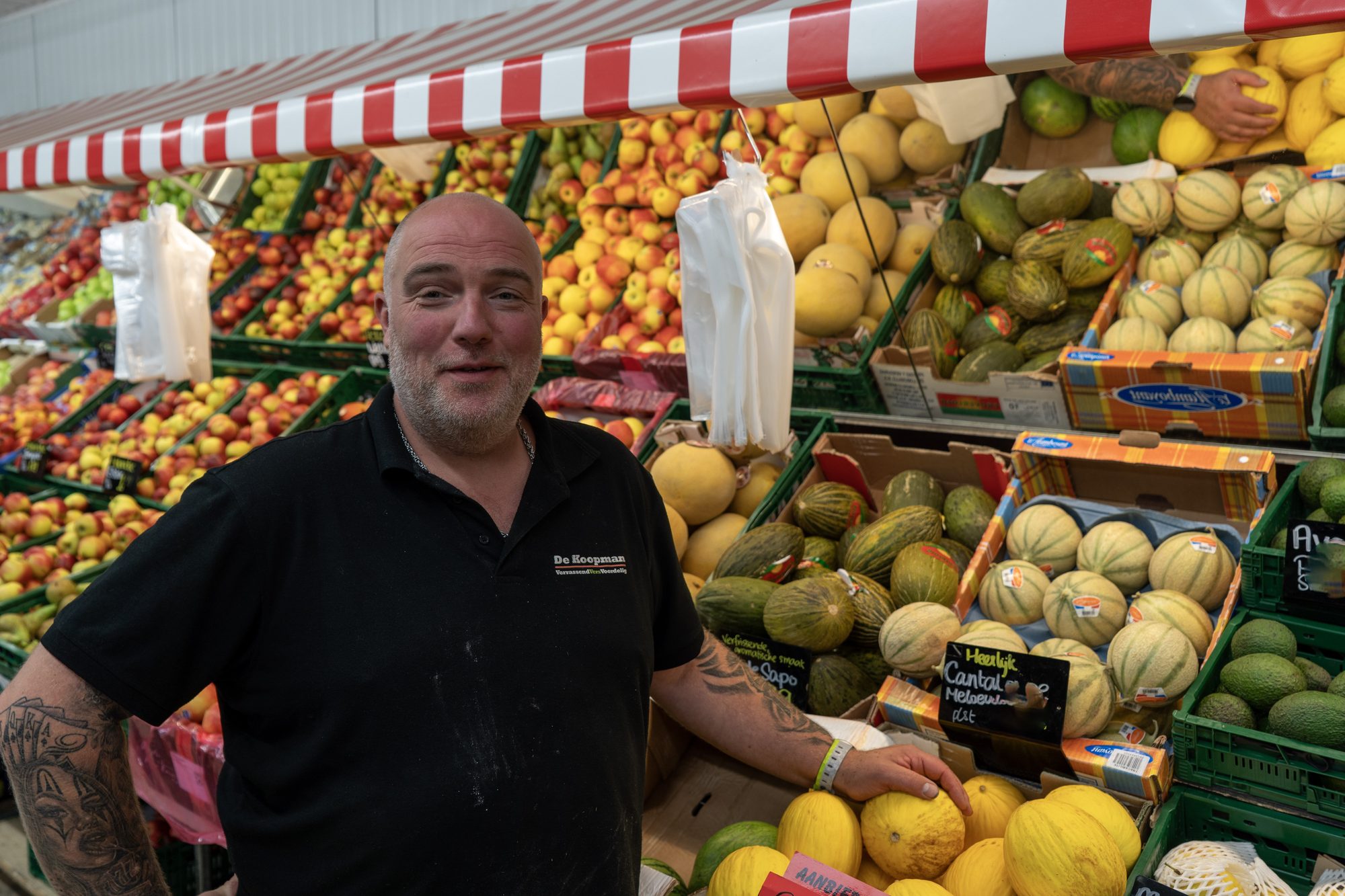 Portret van een medewerker van de Koopman Veenendaal in de winkel